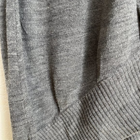 Jessica Simpson 3/4 Sleeve Asymmetrical Scoop Neck Tunic, Gray, Size S - Picture 5 of 8